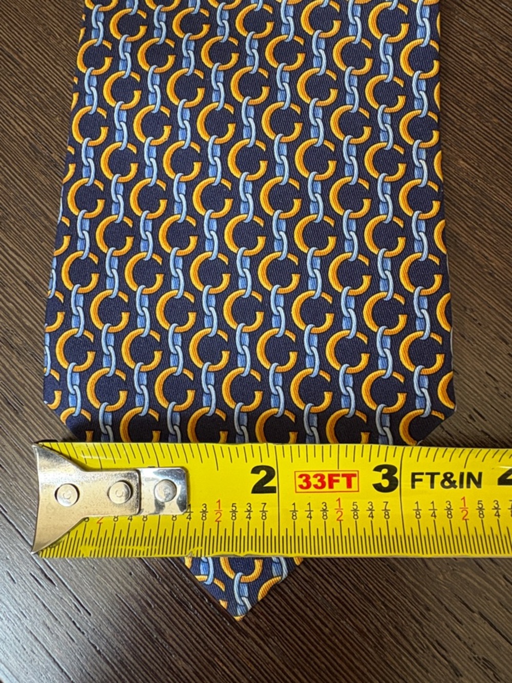 VTG Gucci Navy Tie with Yellow & Light Blue Chain Motif,  like new - Picture 4 of 8
